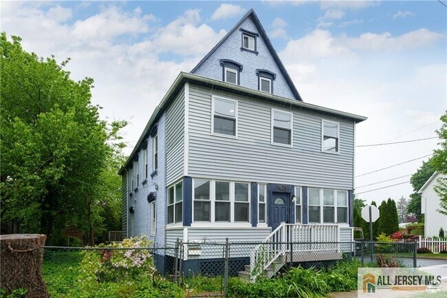 Building Photo - 1625 Parker Rd Unit Apt 1