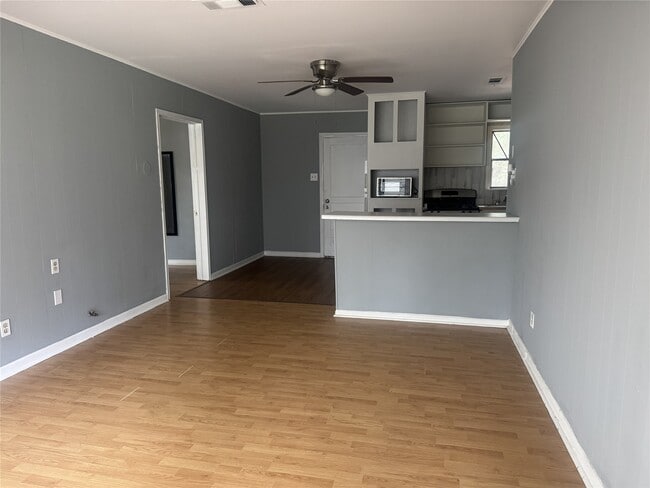 Photo - 5907 Cessna Dr