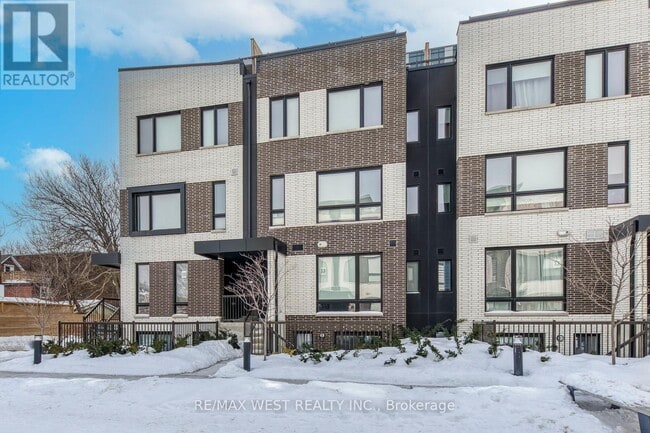 Photo - 10 Ed Clark Gdns