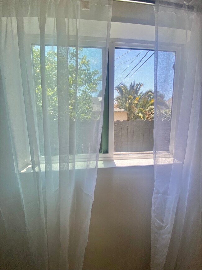 Photo - 3711 Veteran Ave Unit Palms Studio Duplex