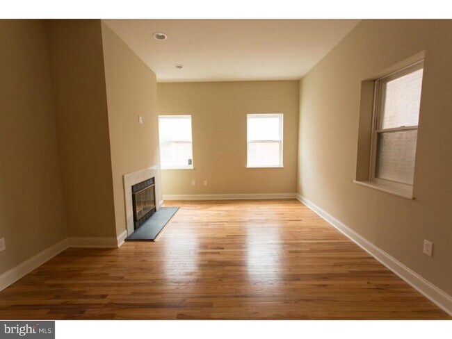 Photo - 924 Pine St Unit 2R