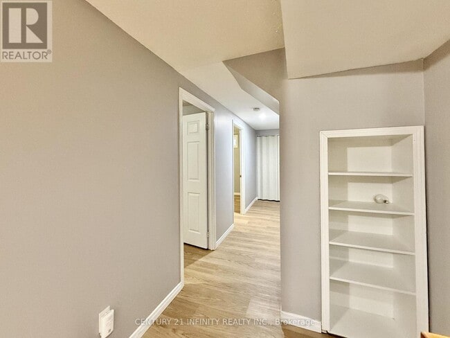 Photo - 979 Redbird Crescent