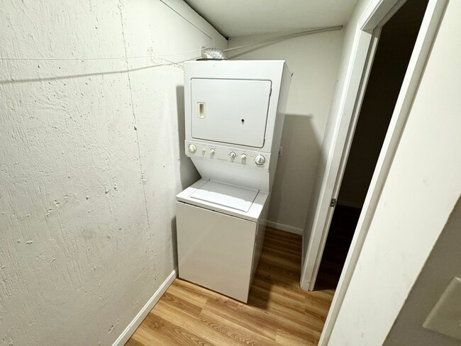 Building Photo - 185 Sydney St Unit 2 Rental