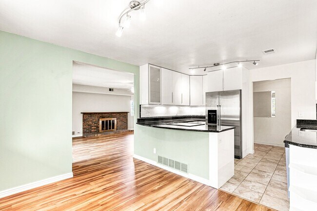 Photo - Remodeled 2B/2B East Boulder Apartment w/ ...