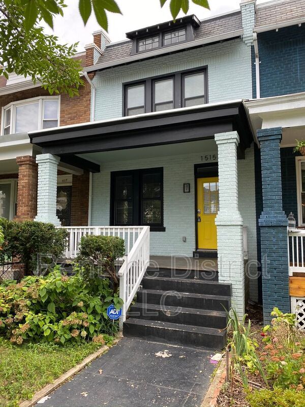 Building Photo - 1515 Neal St NE