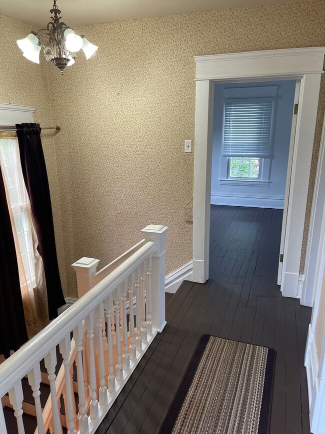 Spacious Beauty Rental For Rent in Parkersburg, WV