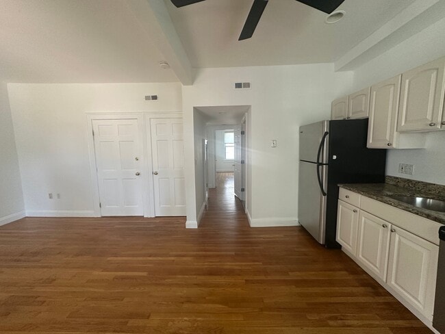 Photo - 63 Gates St Unidad Apt 2