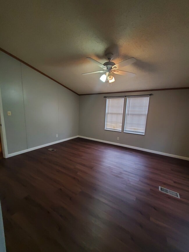 Photo - 168 Schroyers Ln