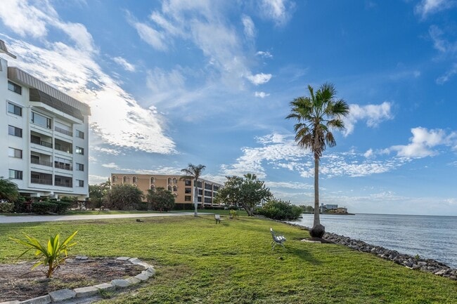 Photo - 1477 Park Beach Cir Unit 33