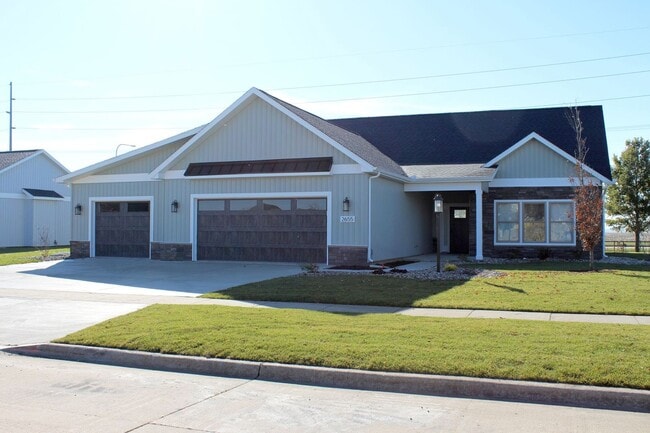 Building Photo - 2655 S Muirfield Pl Unit 2655 Muirfield Place