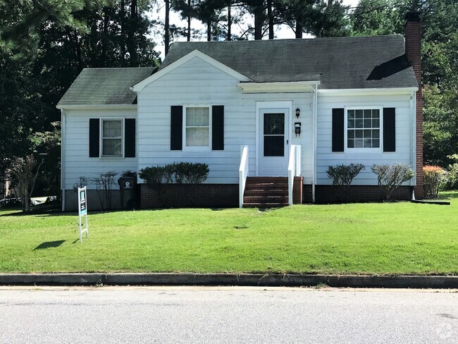 Building Photo - 3 Bedroom 1 Bathroom Home