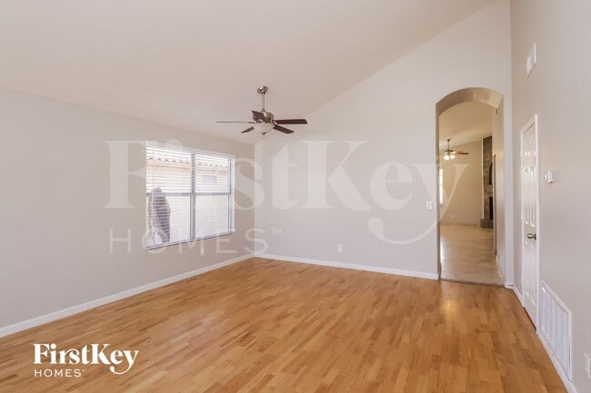 Photo - 1831 W Wildhorse Dr