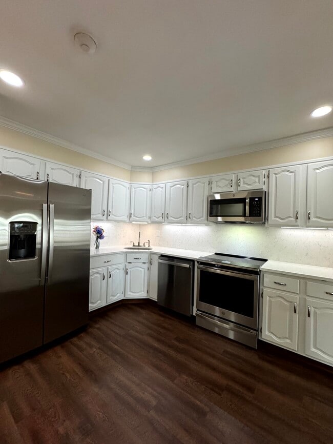 Building Photo - 17A Patrick Henry Ct Rental