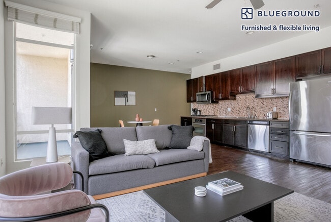 4055 Redwood Ave Unidad SI FL3-ID1075