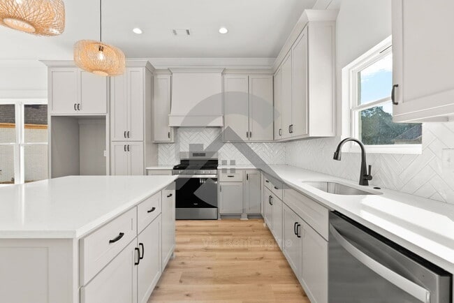 Photo - 10 Dragonfly Cv