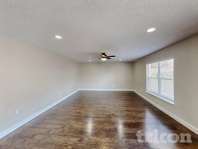 Photo - 13561 Linden Dr