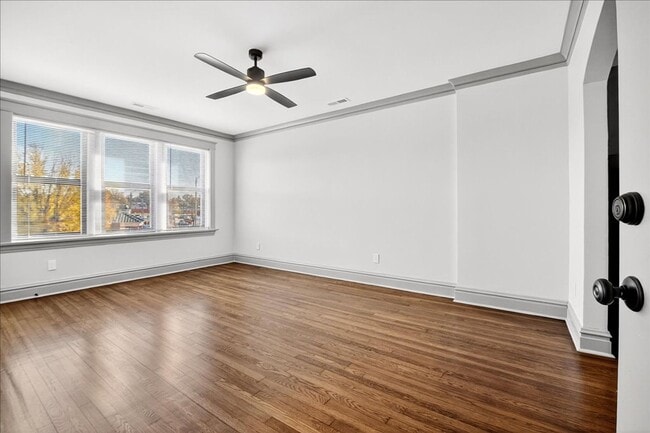 Photo - Glowing, Girl Unit 3817A - 925