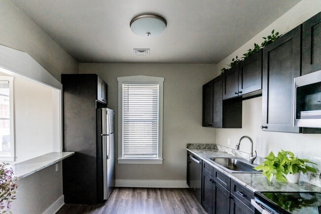 Photo - Market Street Commons A Unit 4 Park 201