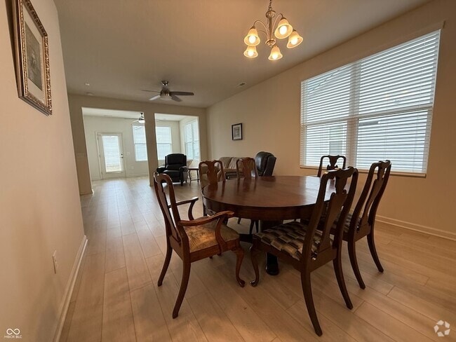 Building Photo - 4879 Larkspur Dr Rental