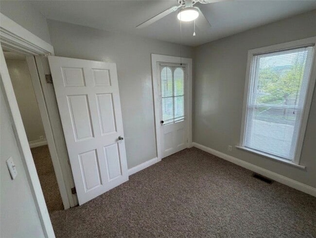 Photo - 313 Roe Ave