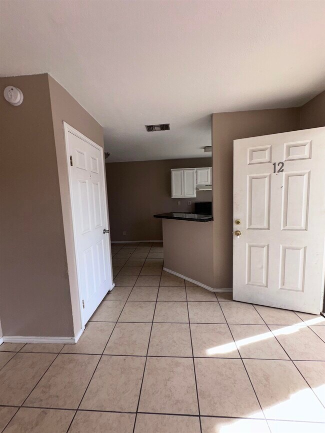 606 Gale St Unit 12