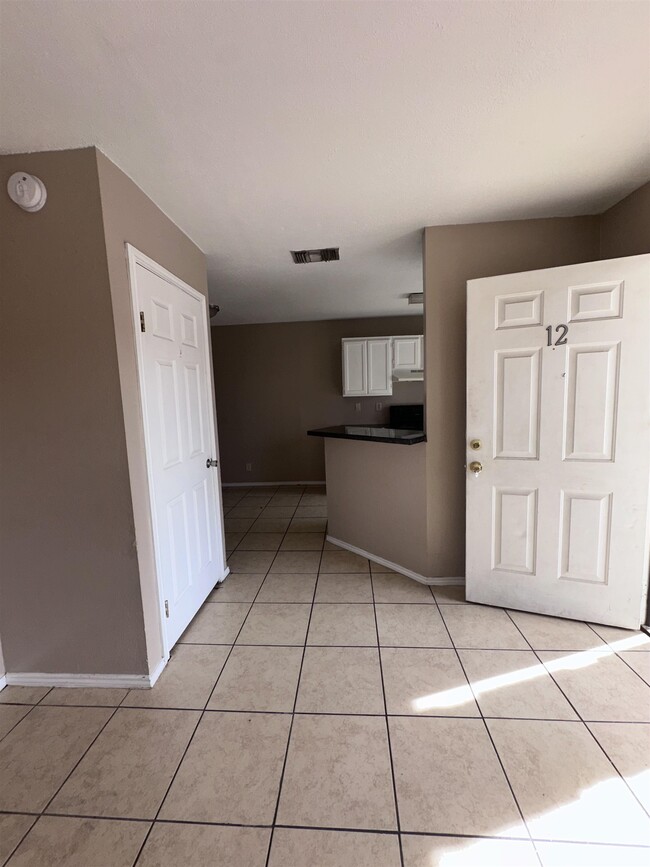 Photo - 606 Gale St Unit 12
