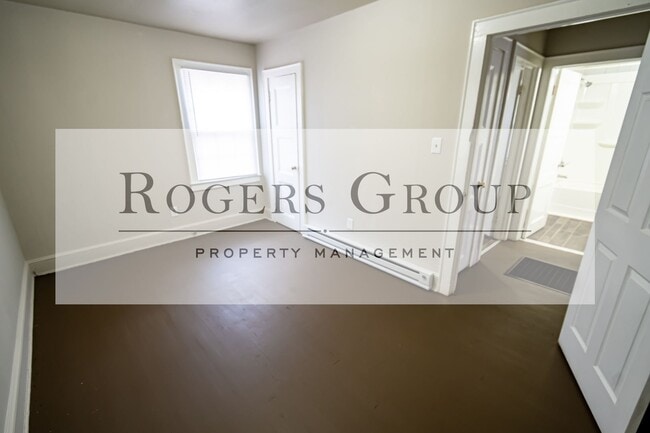 Photo - 127 S Clark St