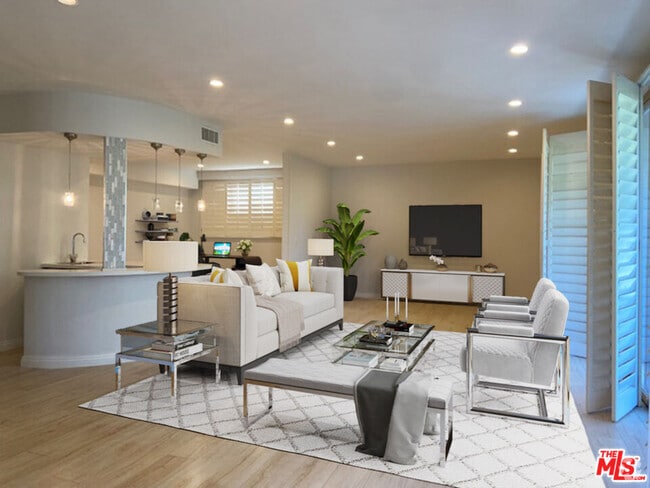 Building Photo - 344 N Palm Dr Unit 301 Rental