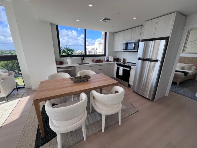 161 NW 32nd St Unit B1