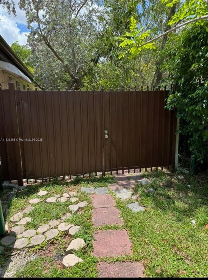 Photo - 10916 SW 37th Terrace Apartment Unit 0