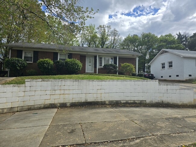 Photo - 221 Short Hills Dr
