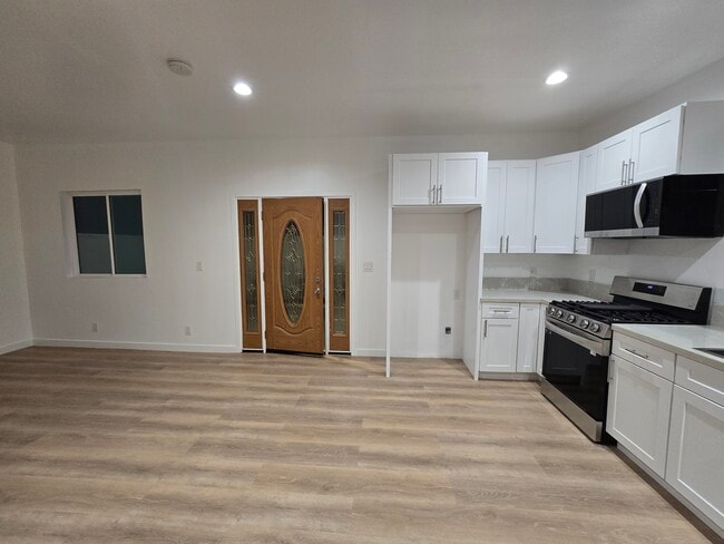 Photo - 3230 Cerritos Ave Unidad 3230 Cerritos Ave.