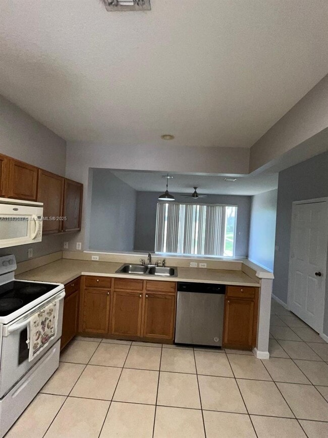 Photo - 1093 Woodfield Rd