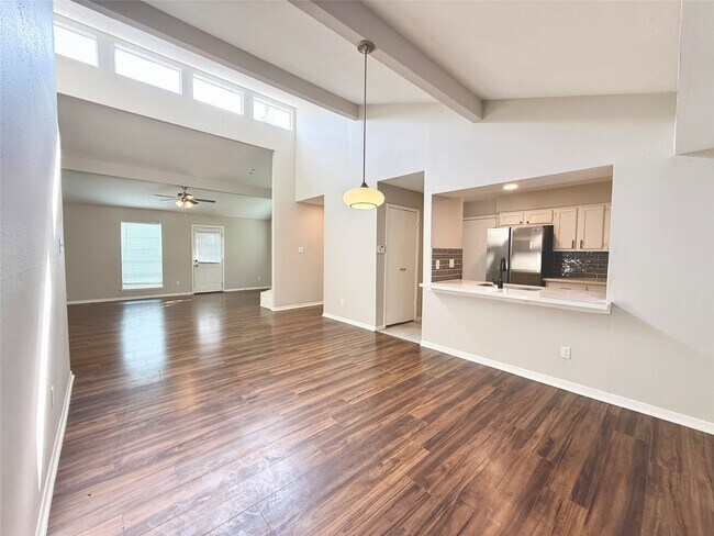 Photo - 4223 Amir St