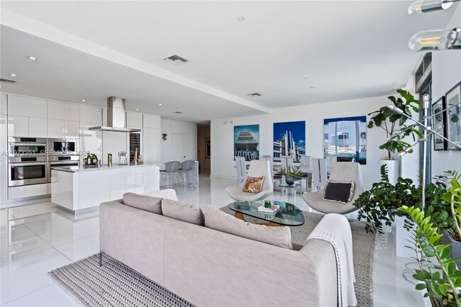 Photo - 88 SW 7th St Unit 4203