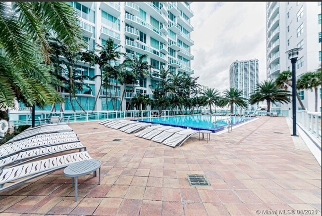 Photo - 41 SE 5th St Unit Apt 812