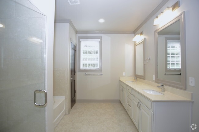 Interior Photo - Camden Paces Rental