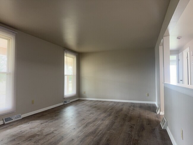 Photo - 418 Beloit St Unit 6