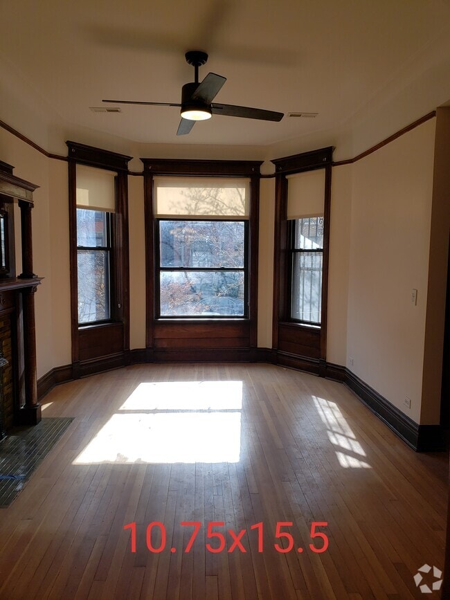 Building Photo - 912 W Newport Ave Unit 1 Rental