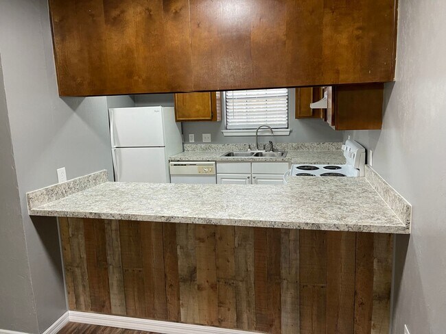 Photo - 2BED/2BATH DOWNSTAIRS NEAR GOV SQ Unit B