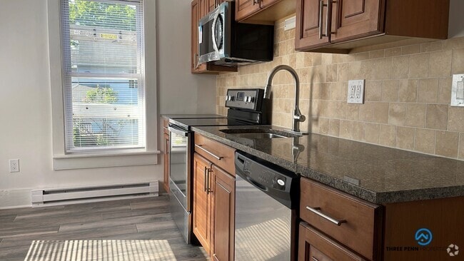 Building Photo - 100 Broad St Unit B Rental