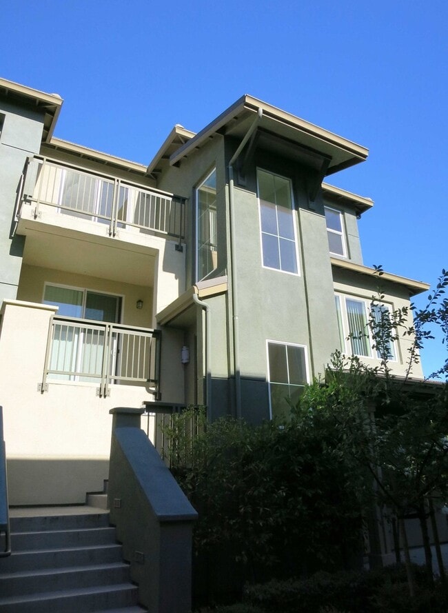 2bed/2bath Charming Townhouse next to seve... - 2bed/2bath Charming Townhouse next to seve...