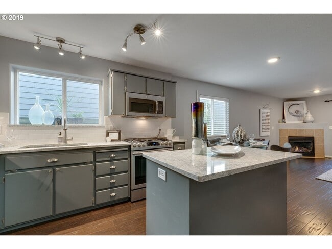 Photo - Modern & Move In Ready
