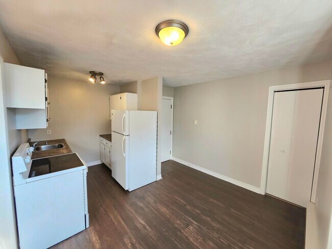 Photo - 242-242 Duke St Unit 240-3