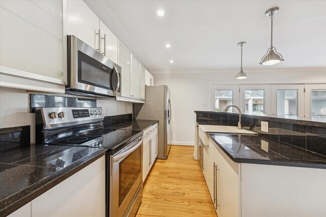 Photo - 1701 Harvard St Unidad 6