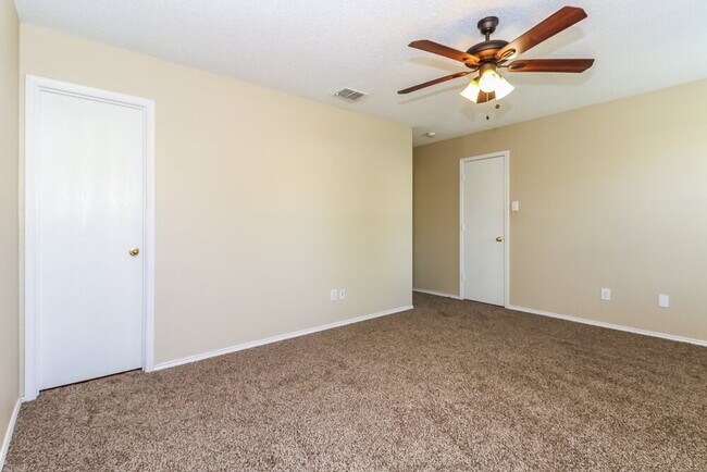 Photo - 8608 Serenity Way