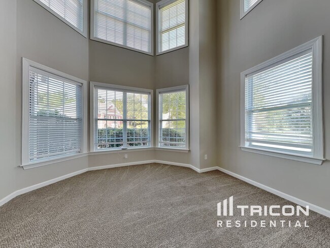 Photo - 3620 Long Lake Dr