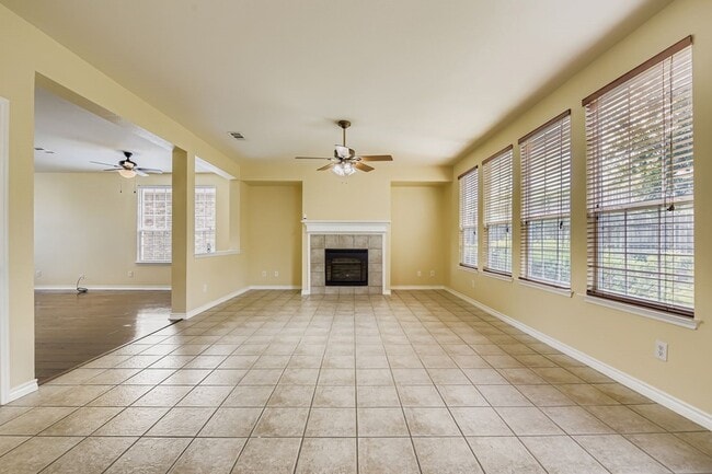 Photo - 908 Reveille Rd