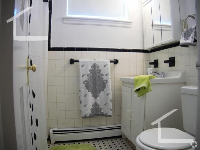Building Photo - 41 Auburn St Unit A Rental