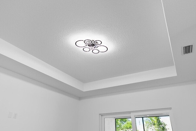 Photo - 31 Louvet Ln Unidad A